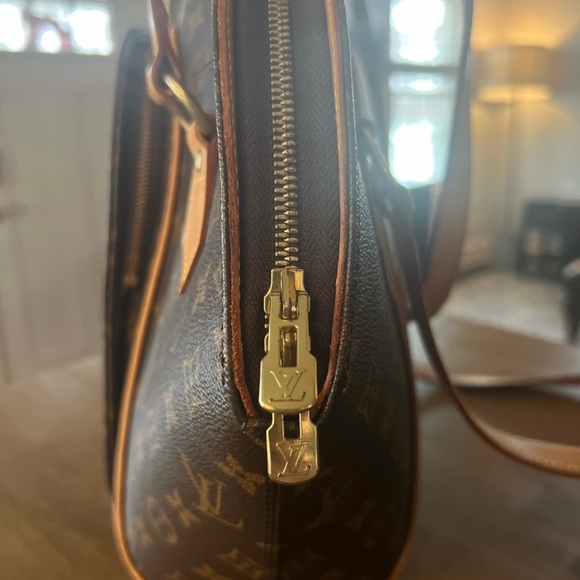 Authentic Louis Vuitton - Picture 10 of 10